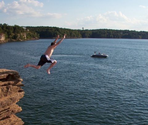 Greers Ferry LAke (2) - Dam Site Marina